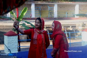 मातातीर्थमा छठपूजापछि सेल्फी (फोटो फिचर)