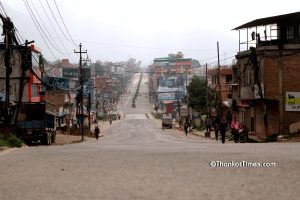 अत्यधिक सवारी चाप भएपछि सतुगंलस्थित बल्खु खोलामा सडक जतिकै चाैडा पुल बनाइँदै