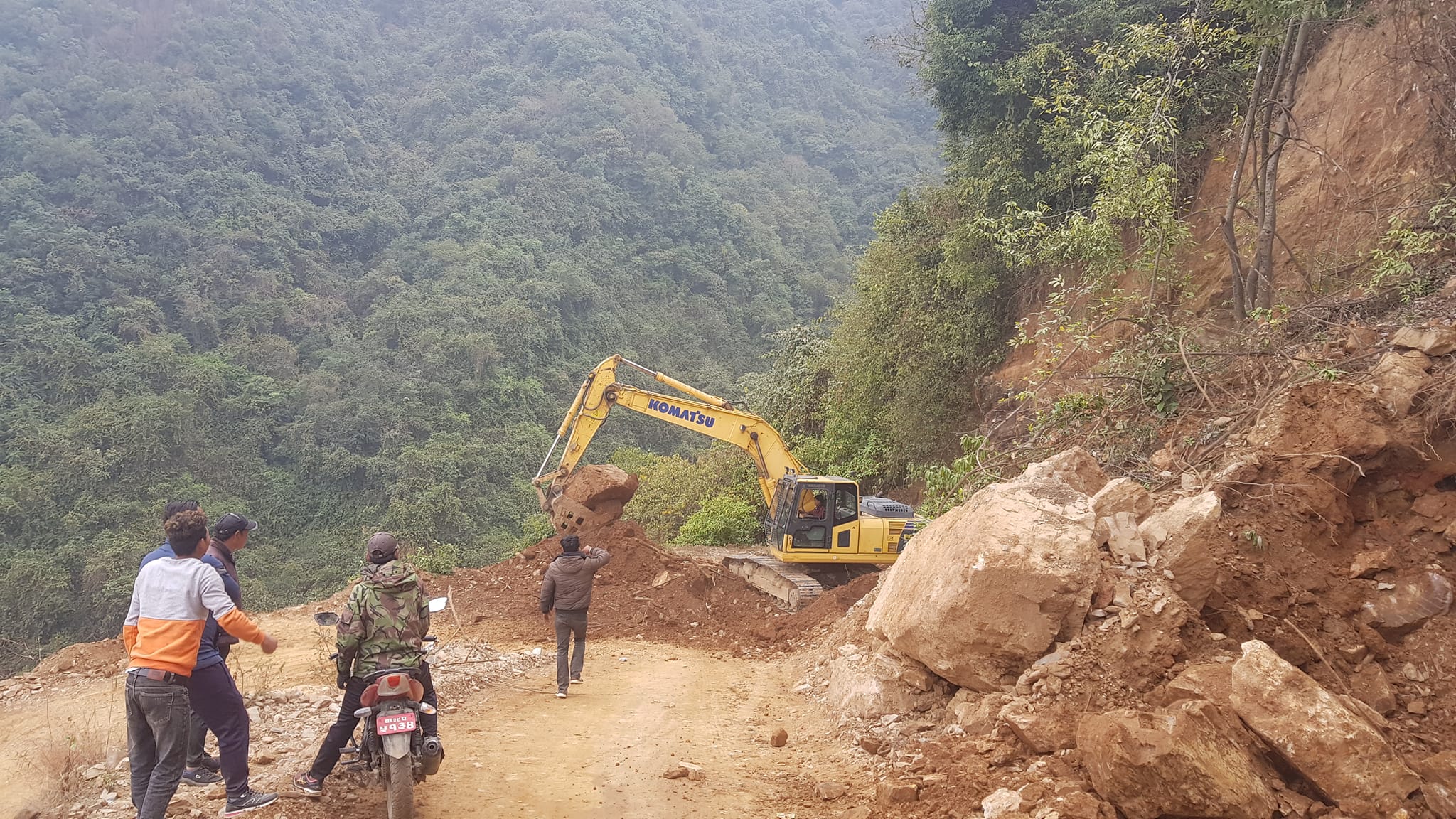 मातातिर्थ-चखेल सडकमा आजबाट १५ दिनका लागि सवारीसाधन सञ्चालनमा रोक