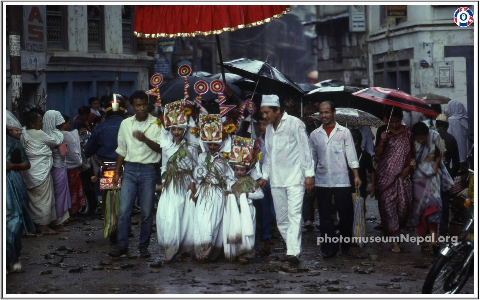 सतुगंलमा भदाै १३ गते गुंःपुन्हि (जनै पूर्णिमा) मनाइने, १४ गते  सापारू (गाईजात्रा)