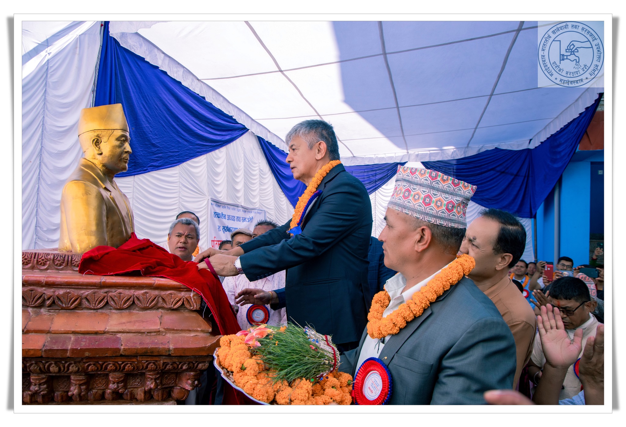 समाजसेवी सूर्यनारायण मानन्धरको प्रतिमा अनावरण