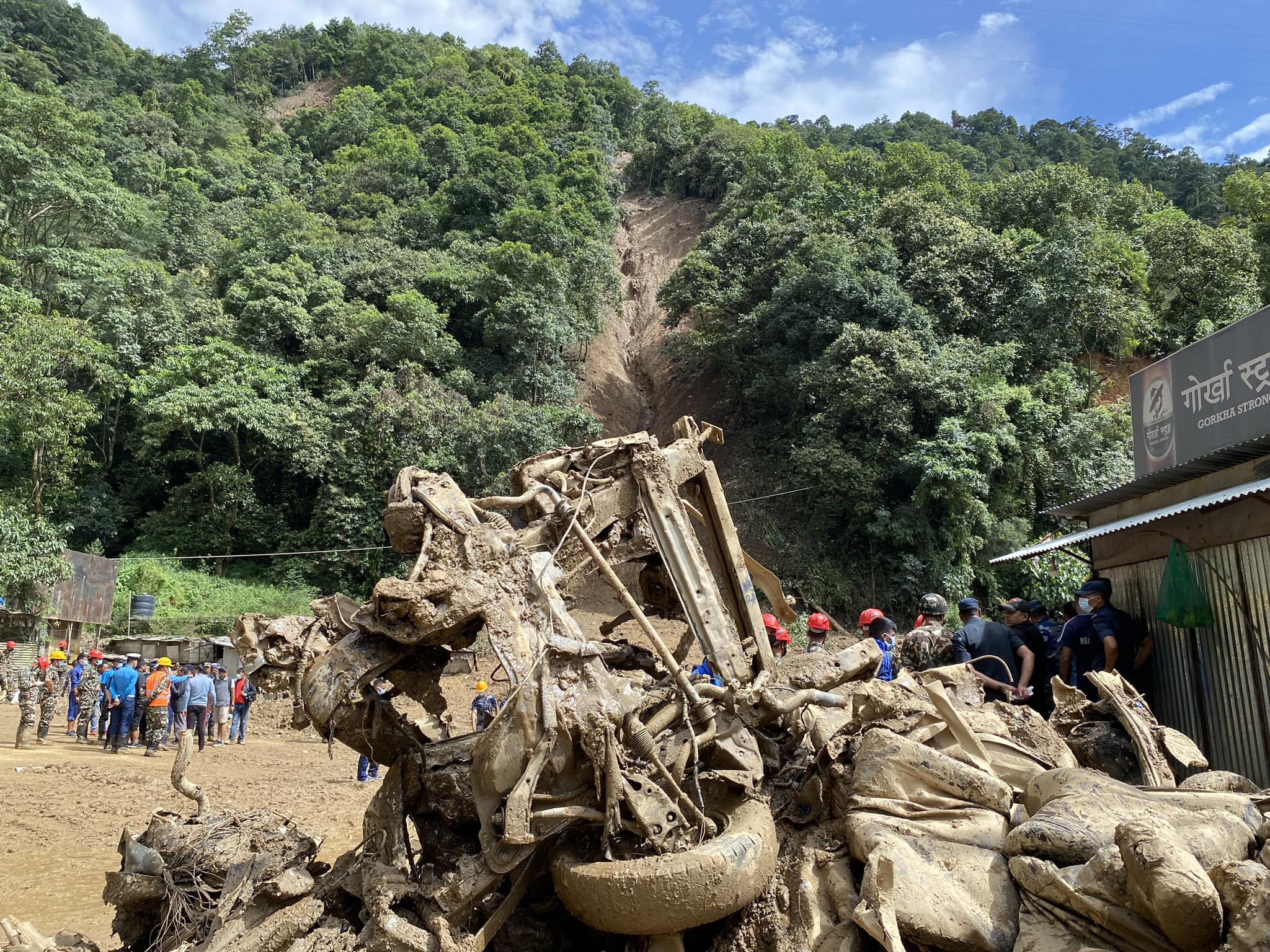 काठमाडौं आउँदै गरेका दहचाेकका नरेन्द्र झ्याप्ले खाेला पहिराेमा परेकाे पुष्टि