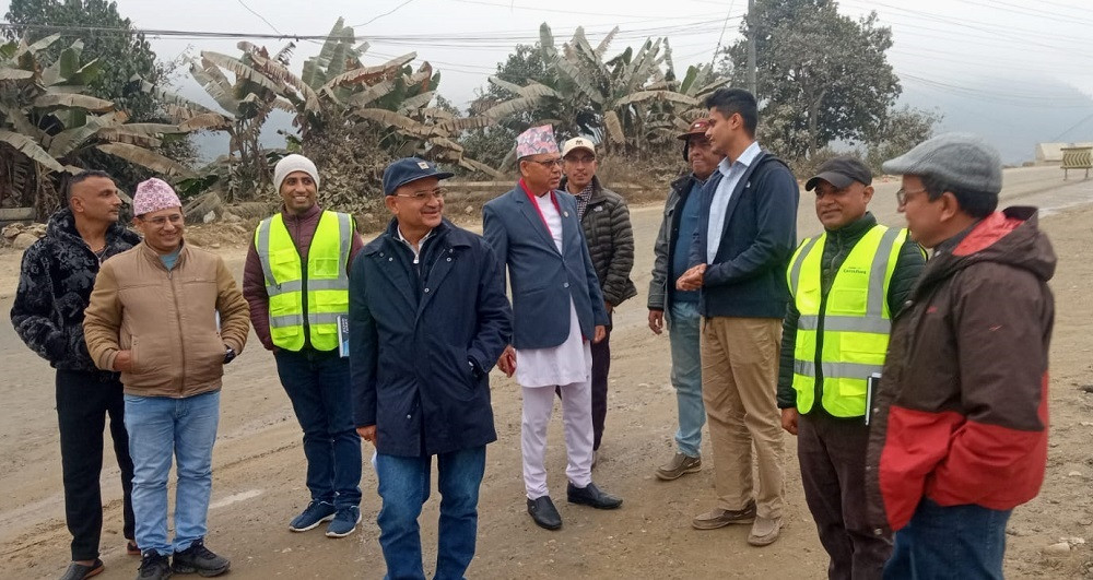 नागढुंगा-नौबिसे-मुग्लिन सडक अनुगमनमा भौतिक पूर्वाधार तथा यातायात मन्त्री दाहाल